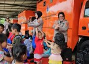 Polwan Polda Metro Laksanakan Trauma Healing Anak-Anak Terdampak Banjir di Bekasi