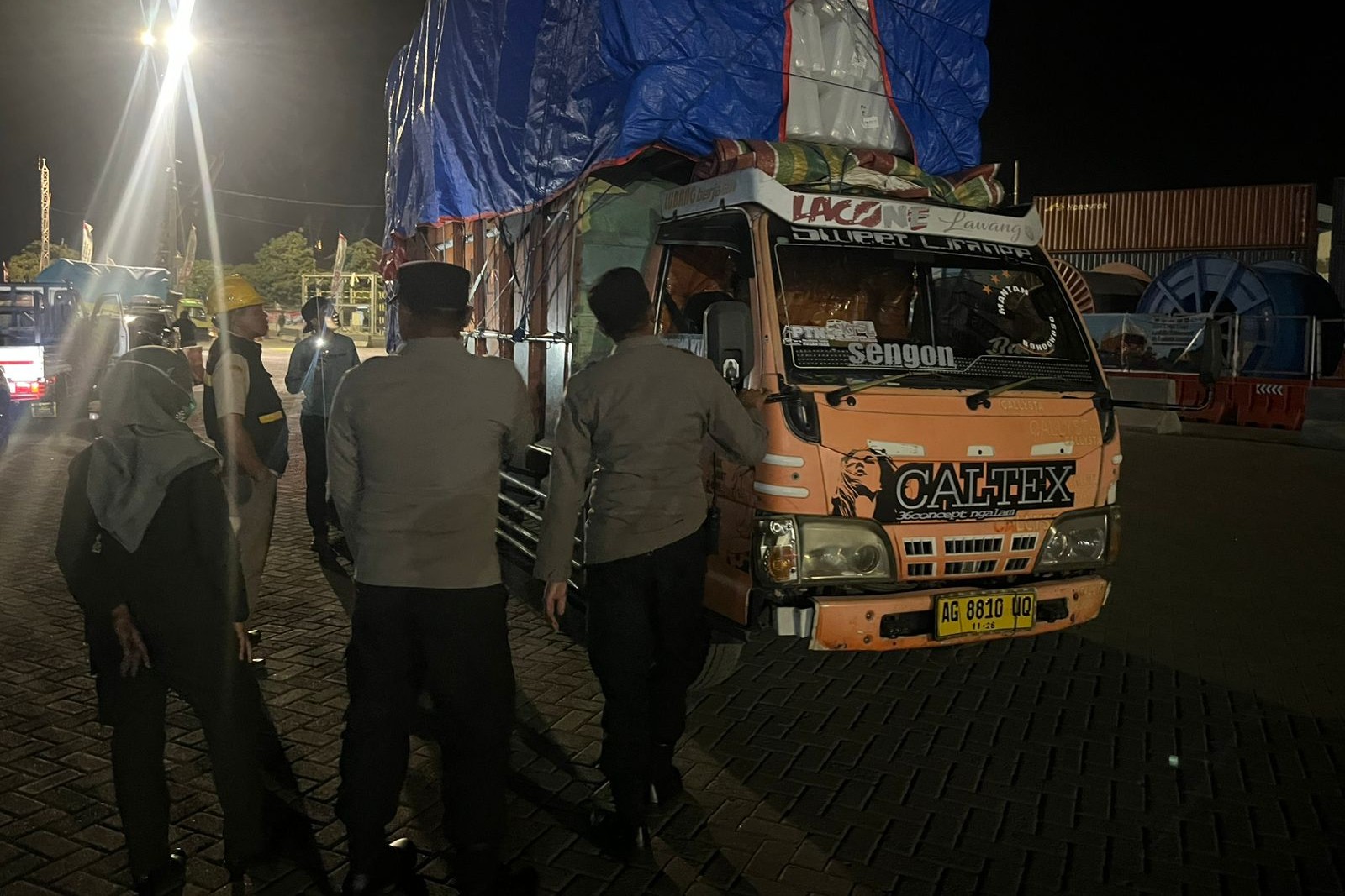 Polsek Kawasan Pelabuhan Lembar Cegah Gangguan Kamtibmas Lewat Pemeriksaan Bongkaran