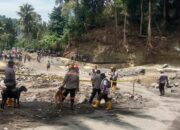 Empat Anjing Pelacak Polri Sisir Sungai Cari Tiga Korban Banjir Nagekeo