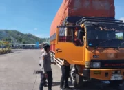 Pengamanan Ketat Warnai Bongkaran KMP Trimas Laila di Pelabuhan Lembar