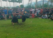 Sinergi Polri dan Warga Sukseskan Peresean HUT Desa Kuripan Timur