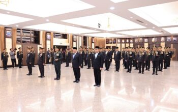 Dipimpin Kapolri, Irjen Hadi Gunawan Terima Bintang Bhayangkara Pratama