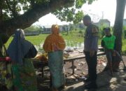 Bhabinkamtibmas Lombok Barat Ajarkan Warga Ubah Pekarangan Jadi Aset Pangan Produktif