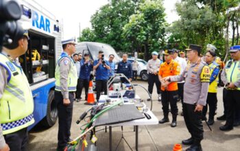 Kapolri Tinjau Pos Command Center, Pastikan Arus Mudik Berjalan Aman dan Nyaman