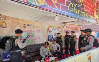 Kasat Samapta Polres Bima Pimpin Patroli Mobile Kewilayahan Untuk Menjamin Stabilitas Kamtibmas dipuncak Perayaan Natal